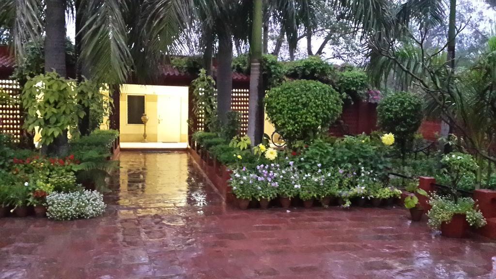 אגרה Hotel Sheela, 100M From Taj Mahal מראה חיצוני תמונה
