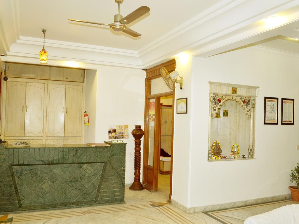 אגרה Hotel Sheela, 100M From Taj Mahal מראה חיצוני תמונה