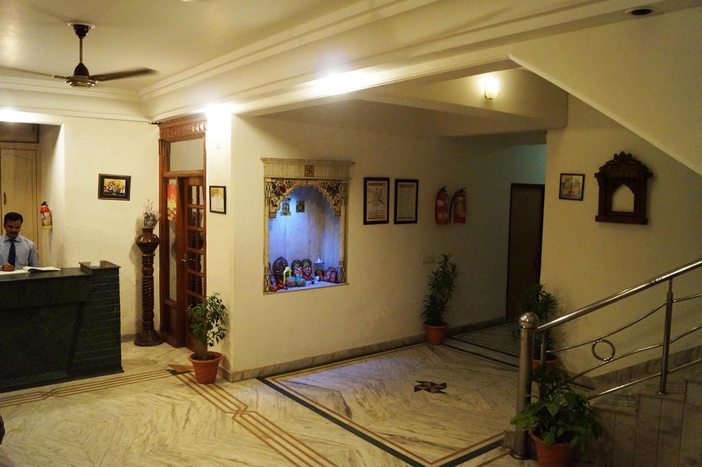אגרה Hotel Sheela, 100M From Taj Mahal מראה חיצוני תמונה