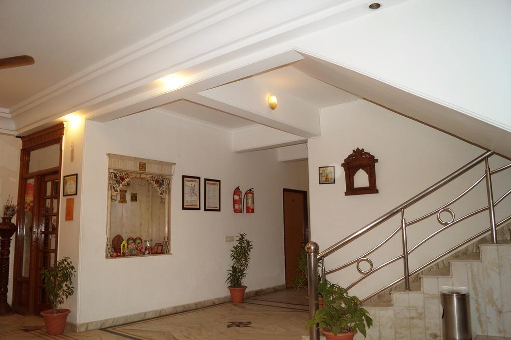 אגרה Hotel Sheela, 100M From Taj Mahal מראה חיצוני תמונה