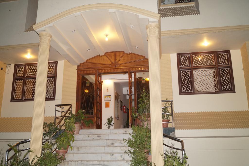 אגרה Hotel Sheela, 100M From Taj Mahal מראה חיצוני תמונה