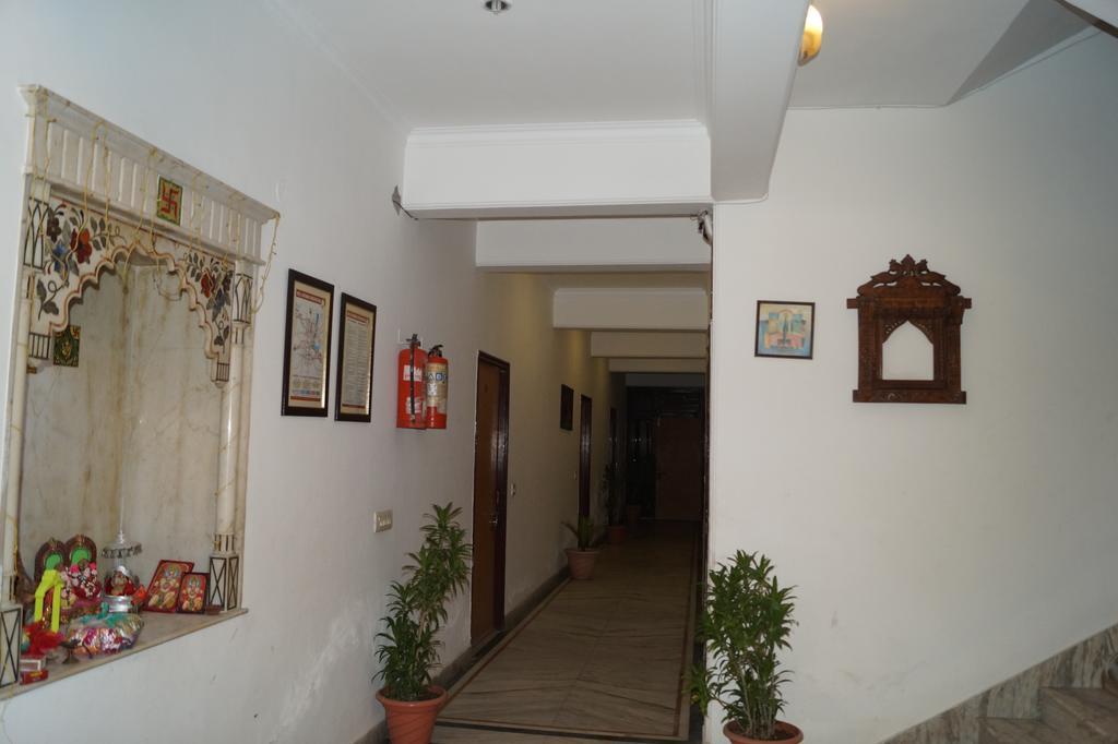 אגרה Hotel Sheela, 100M From Taj Mahal מראה חיצוני תמונה