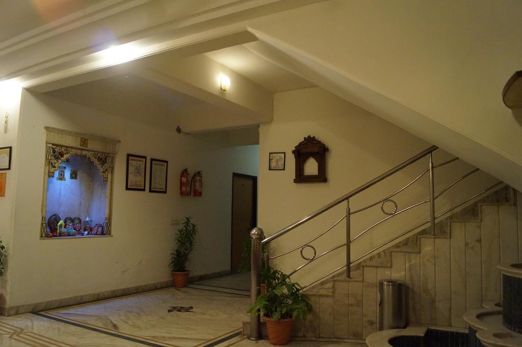 אגרה Hotel Sheela, 100M From Taj Mahal מראה חיצוני תמונה