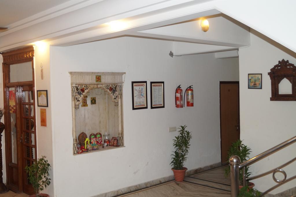 אגרה Hotel Sheela, 100M From Taj Mahal מראה חיצוני תמונה